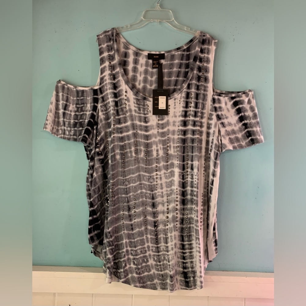NWT Rain ladies cold shoulder black and white top size 3X